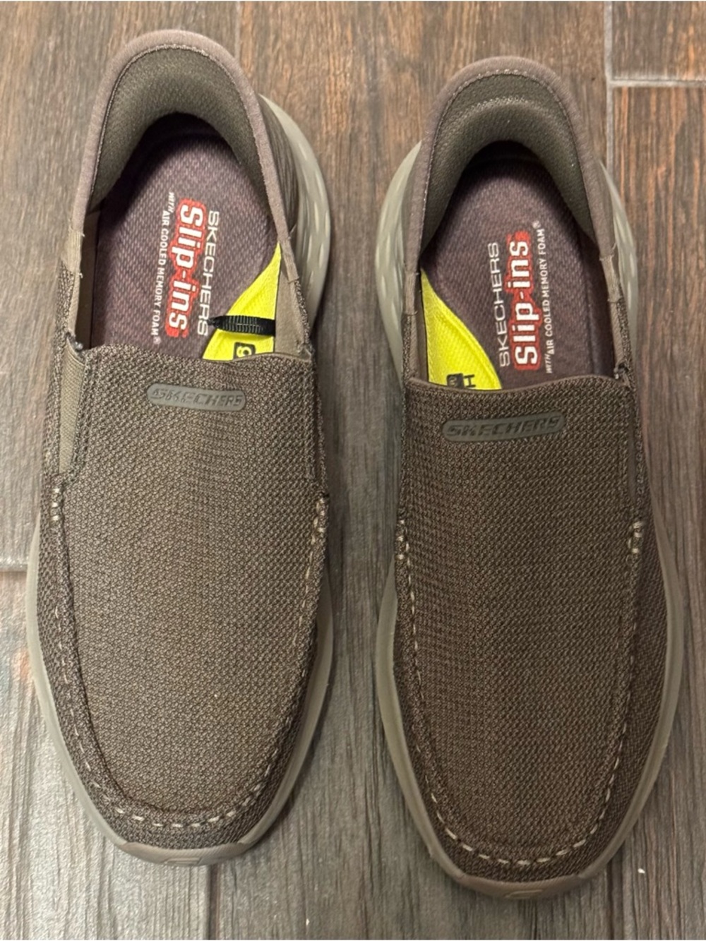 Skechers Men’s Brown Canvas Hands Free Slip-On Loafers.  Size 9.5